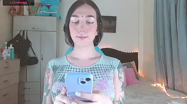 karla zambrano online show from March 2025 04:02:02 PM