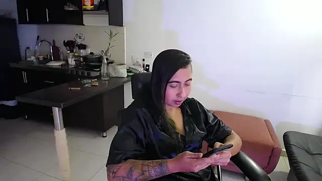 aria jhonsson online show from September 2025 04:51:02 PM