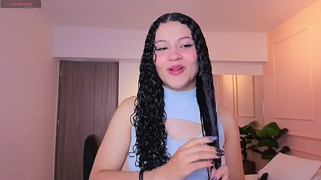 Snapshot of SHARONN____ chatting on May 2026 04:10:02 AM SHARONN online show from May 2026 04:10:02 AM