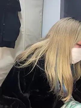 Snapshot of YUNA-yuna chatting on December 2024 03:53:02 PM YUNA-yuna online show from December 2024 03:53:02 PM