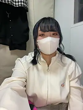 Snapshot of YUNA-yuna chatting on January 2025 01:19:01 PM YUNA-yuna online show from January 2025 01:19:01 PM