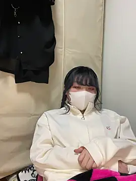 Snapshot of YUNA-yuna chatting on January 2025 04:24:01 PM YUNA-yuna online show from January 2025 04:24:01 PM