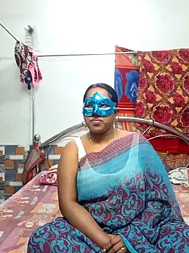 Snapshot of Real_Desi_Couple chatting on December 2024 04:24:02 PM Real Desi Couple online show from December 2024 04:24:02 PM