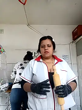 Snapshot of tuty_Tap chatting on December 2025 02:12:02 PM tuty Tap online show from December 2025 02:12:02 PM