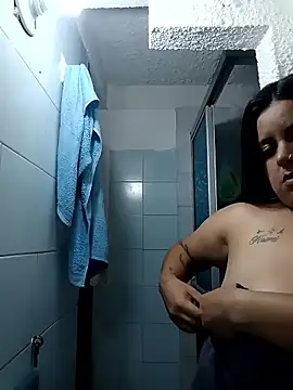 Snapshot of tuty_Tap chatting on January 2026 06:21:01 PM tuty Tap online show from January 2026 06:21:01 PM