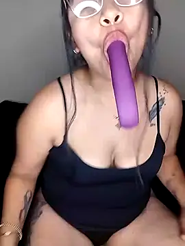 ineliveca online show from January 2025 04:33:01 AM