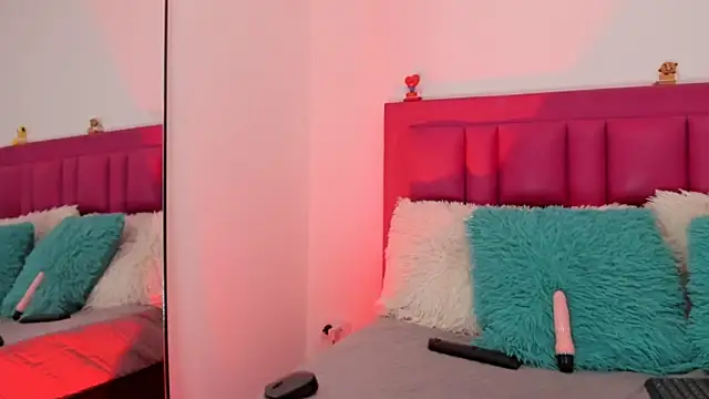 Snapshot of luna_kyong chatting on December 2024 04:20:01 PM luna kyong online show from December 2024 04:20:01 PM