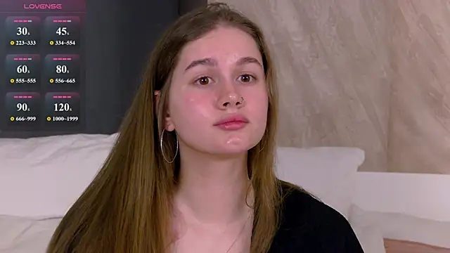 Snapshot of EllieHayes chatting on June 2026 01:38:02 PM EllieHayes online show from June 2026 01:38:02 PM