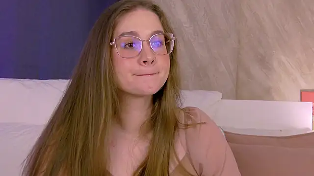 EllieHayes online show from June 2026 07:00:02 PM