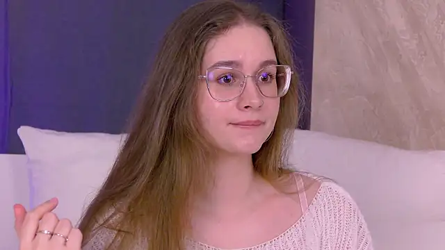EllieHayes online show from July 2026 09:14:01 PM