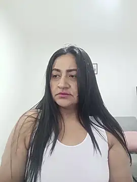 Snapshot of Adele_Sweett chatting on November 2025 10:37:02 AM Adele Sweett online show from November 2025 10:37:02 AM