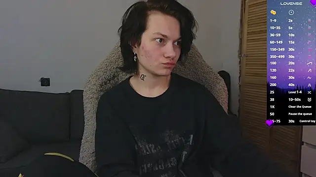 esajukyy online show from April 2026 01:04:02 PM