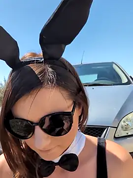 Snapshot of Samira-Summer chatting on April 2026 09:43:01 AM Samira-Summer online show from April 2026 09:43:01 AM