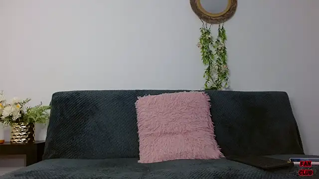 Kendal Mosk online show from November 2025 02:30:01 PM