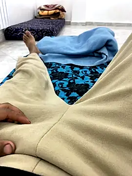 Snapshot of Lahcene chatting on November 2025 07:07:02 PM Lahcene online show from November 2025 07:07:02 PM