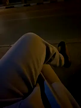 Snapshot of Lahcene chatting on November 2025 08:33:02 PM Lahcene online show from November 2025 08:33:02 PM