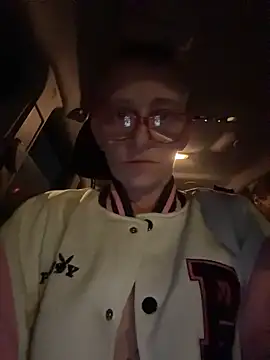 Snapshot of Stonermama666420 chatting on February 2026 08:13:02 AM Stonermama666420 online show from February 2026 08:13:02 AM