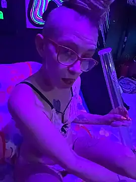 Snapshot of Stonermama666420 chatting on February 2026 05:13:02 AM Stonermama666420 online show from February 2026 05:13:02 AM