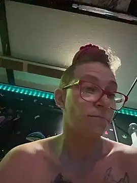 Snapshot of Stonermama666420 chatting on March 2026 05:02:01 AM Stonermama666420 online show from March 2026 05:02:01 AM