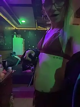 Stonermama666420 online show from April 2026 01:30:01 AM