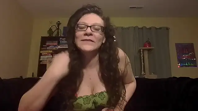 kitwithclaws420 online show from December 2024 11:50:02 AM