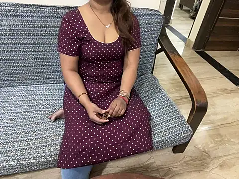 Snapshot of DivyaDutta chatting on March 2025 03:30:02 PM DivyaDutta online show from March 2025 03:30:02 PM