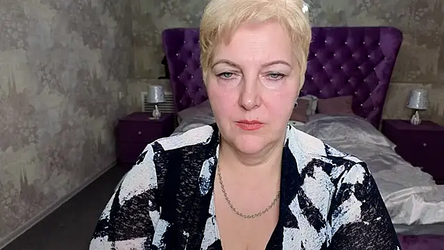 Snapshot of Sandra_Snow chatting on December 2024 02:38:02 PM Sandra Snow online show from December 2024 02:38:02 PM