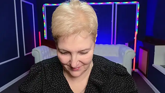 Snapshot of Sandra_Snow chatting on December 2024 03:26:01 PM Sandra Snow online show from December 2024 03:26:01 PM