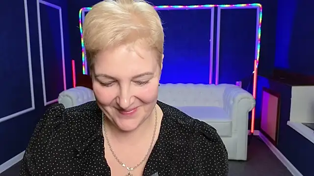 Snapshot of Sandra_Snow chatting on December 2024 06:31:01 PM Sandra Snow online show from December 2024 06:31:01 PM