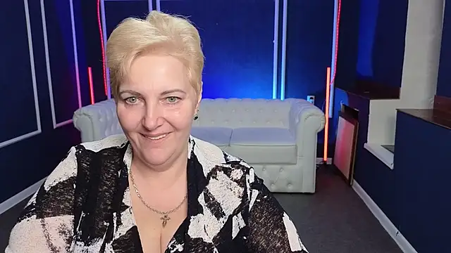 Snapshot of Sandra_Snow chatting on January 2025 08:28:01 PM Sandra Snow online show from January 2025 08:28:01 PM