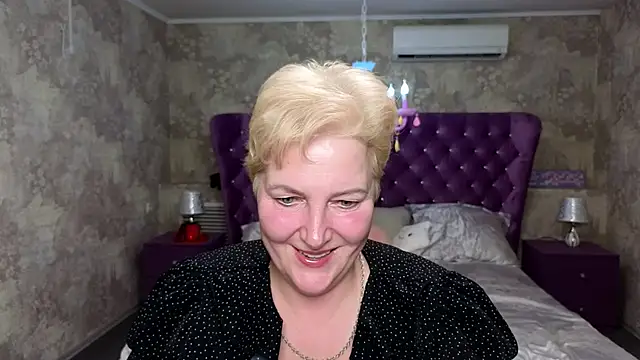 Snapshot of Sandra_Snow chatting on February 2025 08:26:02 PM Sandra Snow online show from February 2025 08:26:02 PM