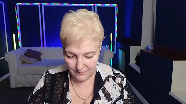 Snapshot of Sandra_Snow chatting on February 2025 02:27:01 PM Sandra Snow online show from February 2025 02:27:01 PM