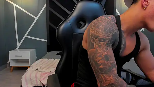 Flynn Riider online show from December 2025 05:27:02 AM