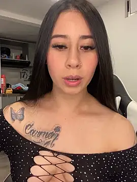 Snapshot of Zoee_t chatting on January 2026 04:37:02 AM Zoee t online show from January 2026 04:37:02 AM