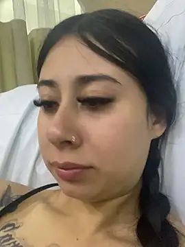 Snapshot of Zoee_t chatting on March 2026 03:25:02 AM Zoee t online show from March 2026 03:25:02 AM