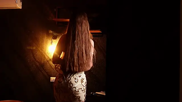 Snapshot of MuseSolis chatting on January 2025 01:20:01 AM MuseSolis online show from January 2025 01:20:01 AM