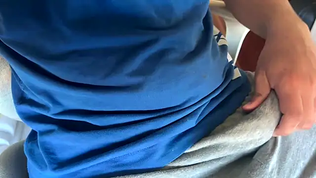 Axeeeeeeeeeeeel online show from April 2026 12:21:02 PM