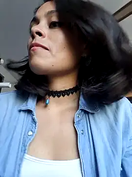 Snapshot of sweet_aphrodite69 chatting on December 2024 08:43:02 PM sweet aphrodite69 online show from December 2024 08:43:02 PM