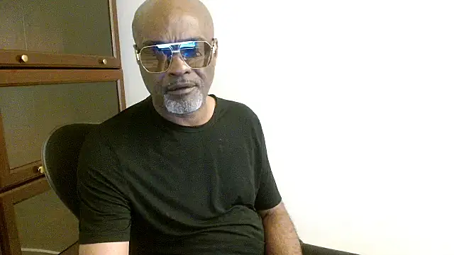 Snapshot of sinnernoir chatting on April 2026 01:42:01 AM sinnernoir online show from April 2026 01:42:01 AM