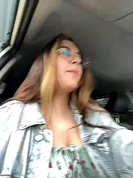 VikiDemi online show from October 2025 06:36:01 AM