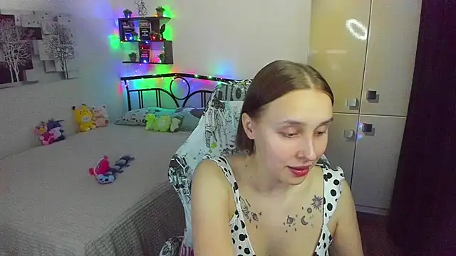 Snapshot of LinaTruly chatting on April 2026 08:54:02 PM LinaTruly online show from April 2026 08:54:02 PM