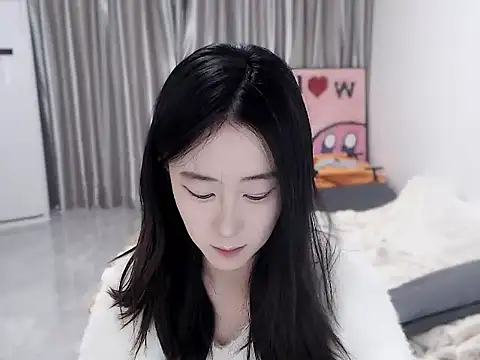 Snapshot of LOLO-yaya chatting on December 2024 07:02:02 AM LOLO-yaya online show from December 2024 07:02:02 AM