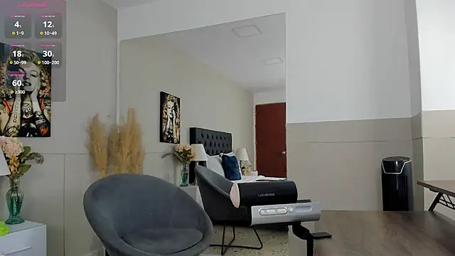 Snapshot of Robin_Rief chatting on January 2025 04:36:01 AM Robin Rief online show from January 2025 04:36:01 AM