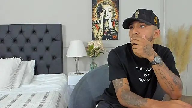 Snapshot of Robin_Rief chatting on February 2025 02:19:02 AM Robin Rief online show from February 2025 02:19:02 AM