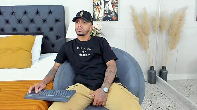 Snapshot of Robin_Rief chatting on February 2025 03:21:02 AM Robin Rief online show from February 2025 03:21:02 AM