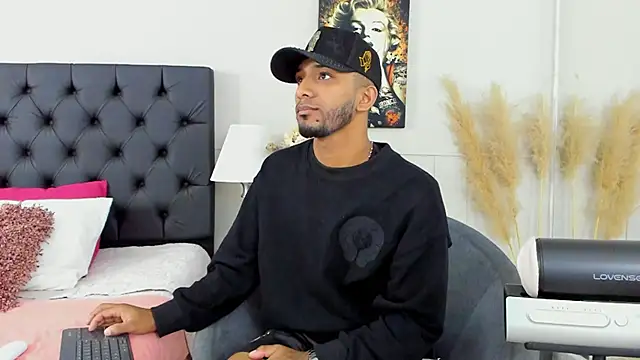 Snapshot of Robin_Rief chatting on March 2025 09:45:02 AM Robin Rief online show from March 2025 09:45:02 AM