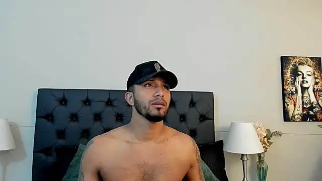 Snapshot of Robin_Rief chatting on September 2025 03:40:02 AM Robin Rief online show from September 2025 03:40:02 AM