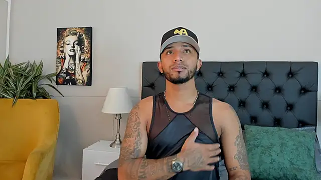 Snapshot of Robin_Rief chatting on October 2025 03:27:02 AM Robin Rief online show from October 2025 03:27:02 AM