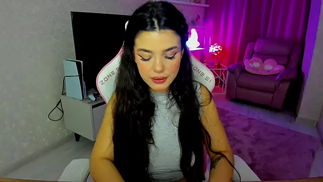 AlluringAriel online show from November 2025 06:18:02 PM