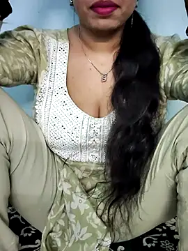 Snapshot of Haniya-143 chatting on October 2025 03:18:02 AM Haniya-143 online show from October 2025 03:18:02 AM